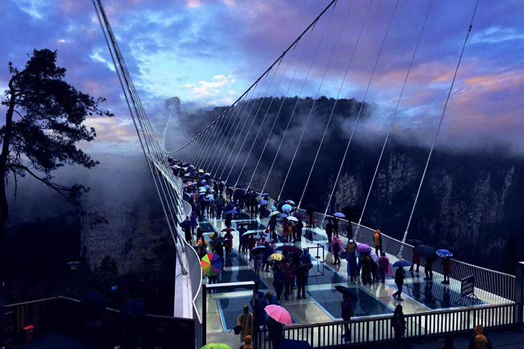 長(zhǎng)沙出發(fā)到張家界玻璃橋、天門山、玻璃棧道、鳳凰古城3日游